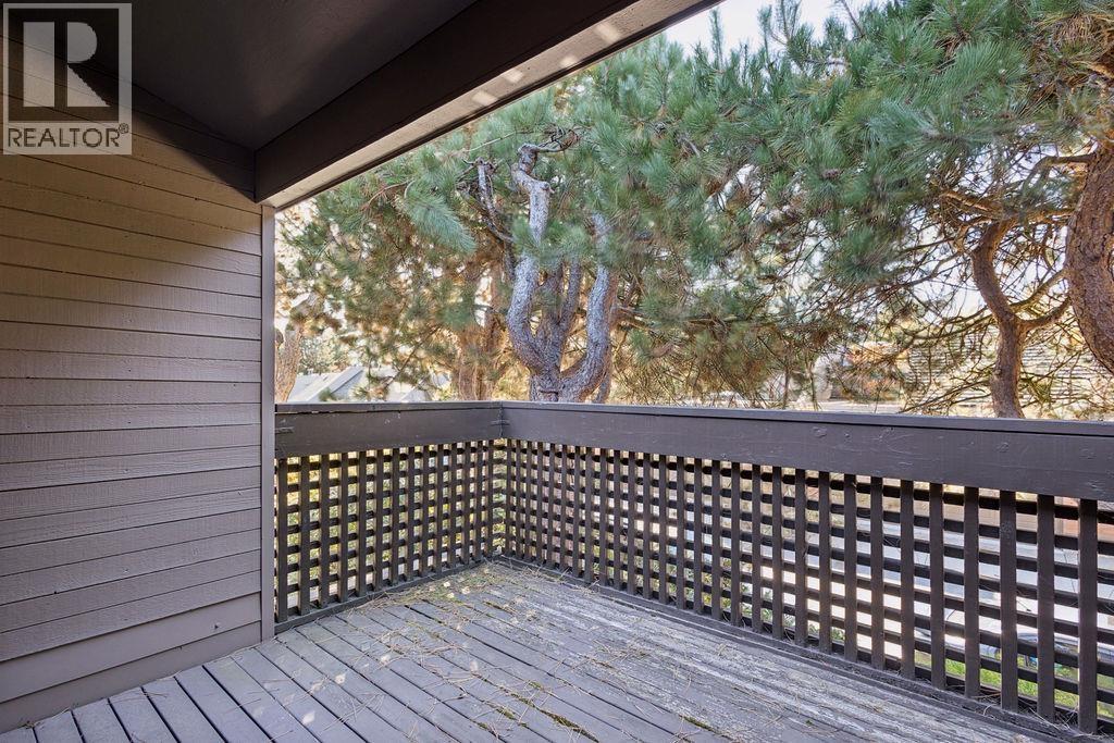 6566 Pinehurst Drive Property Photo 20