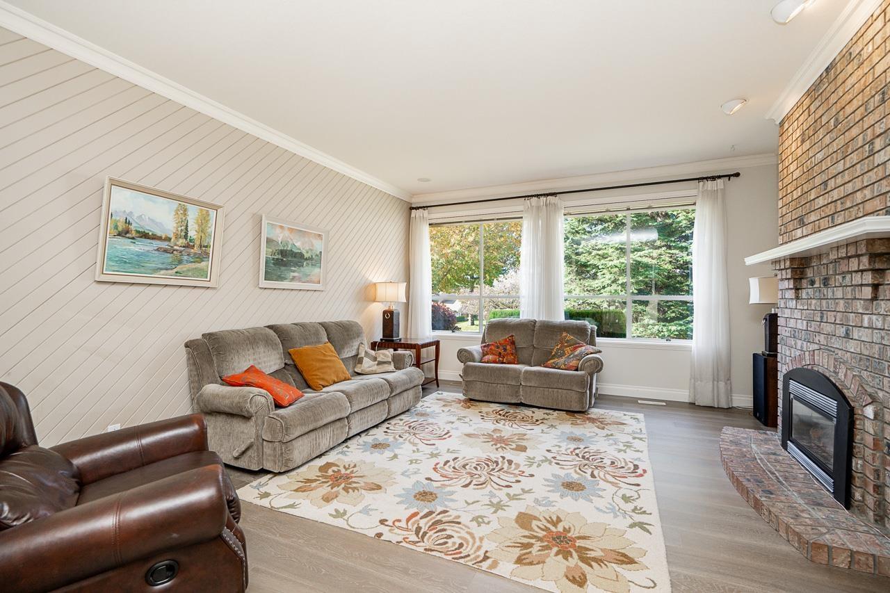 5464 185 Street Property Photo 15