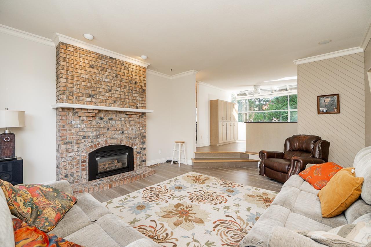 5464 185 Street Property Photo 16
