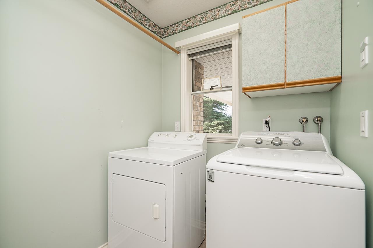 5464 185 Street Property Photo 23