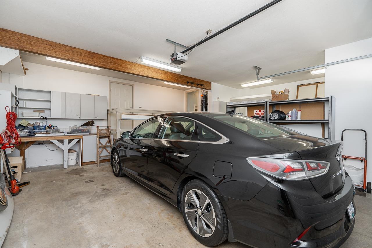 5464 185 Street Property Photo 25