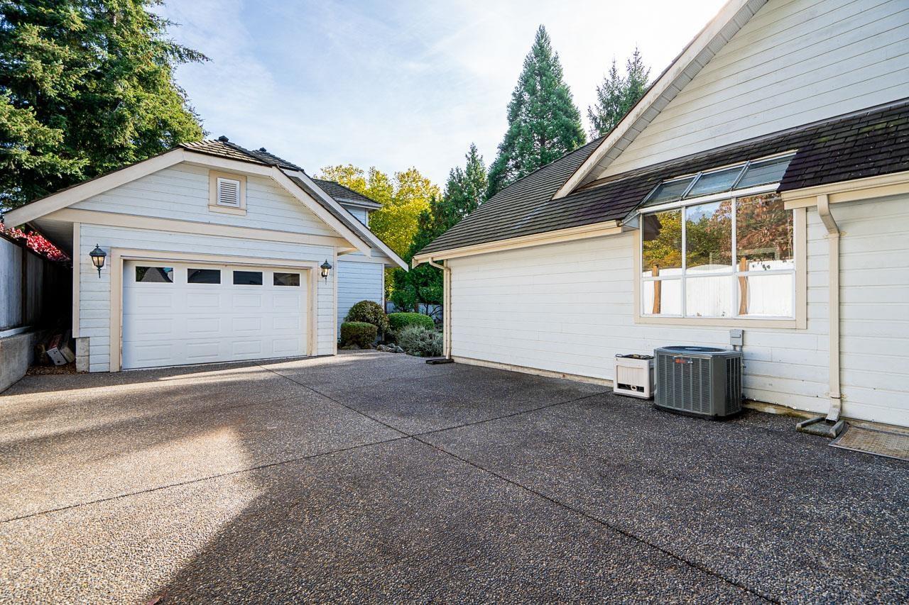 5464 185 Street Property Photo 27