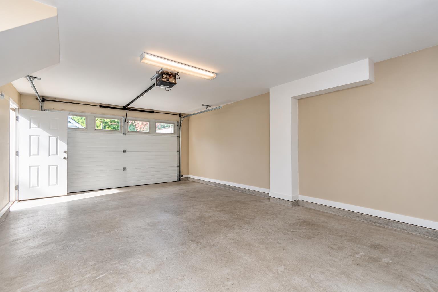 5464 185 Street Property Photo 29