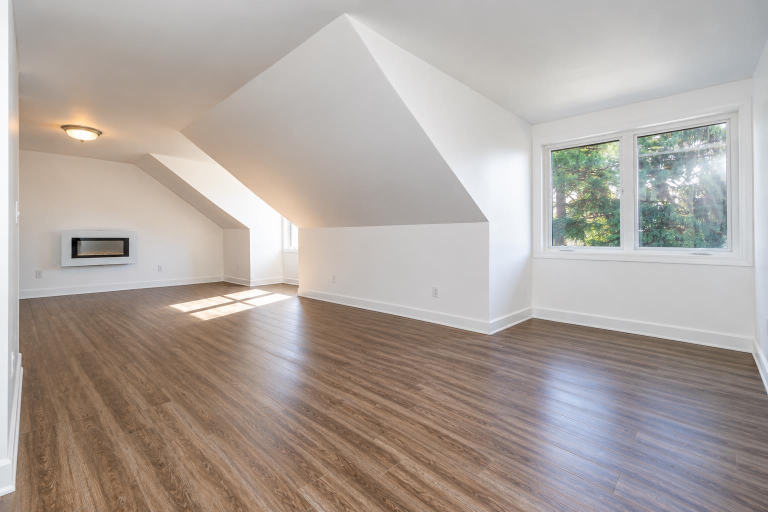 5464 185 Street Property Photo 33