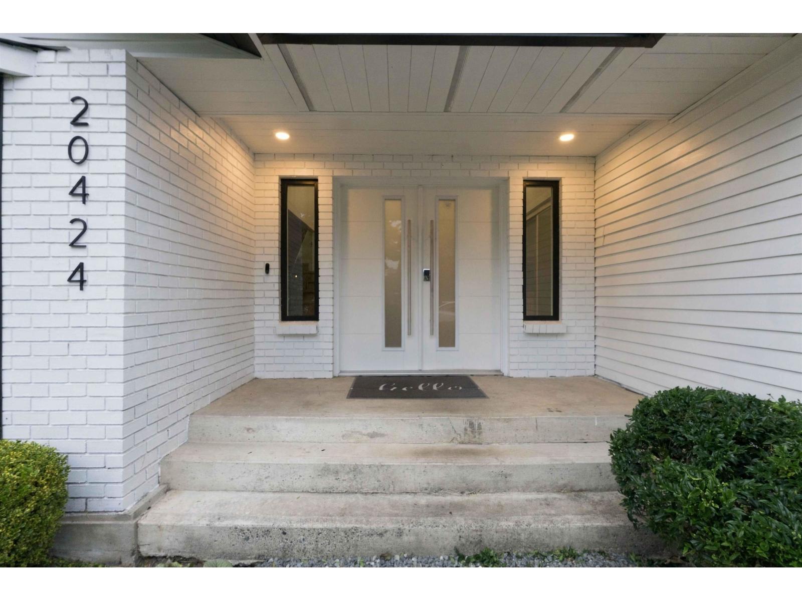 20424 90a Avenue Property Photo 3