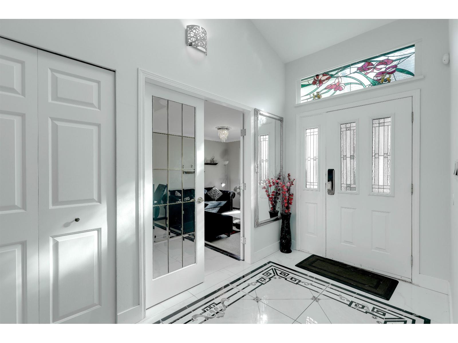 13571 60a Avenue Property Photo 2