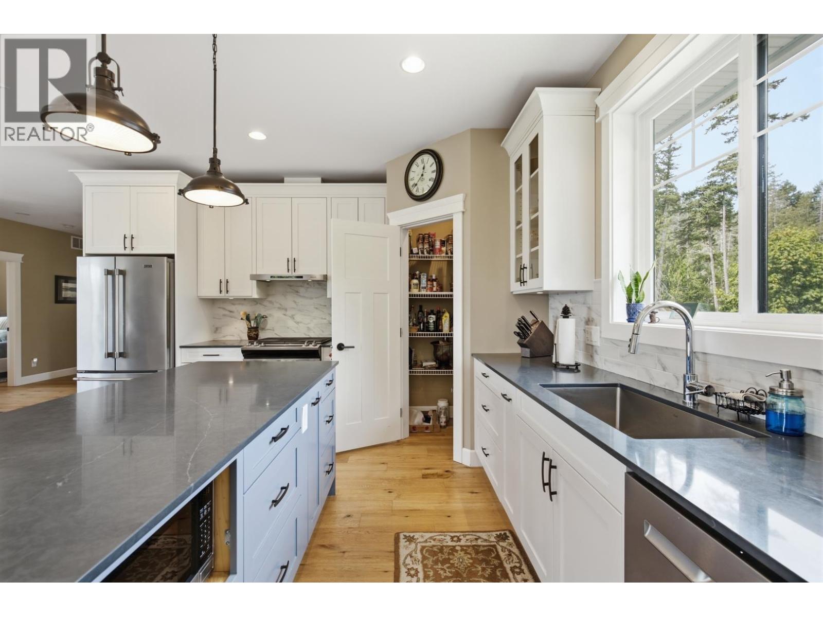9336 Jorgensen Place Property Photo 11