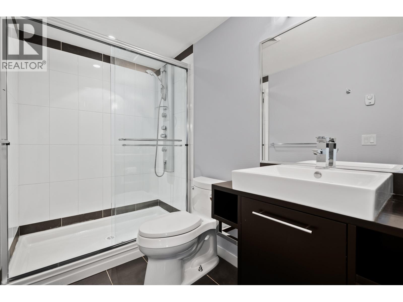 221 188 Keefer Place Property Photo 15