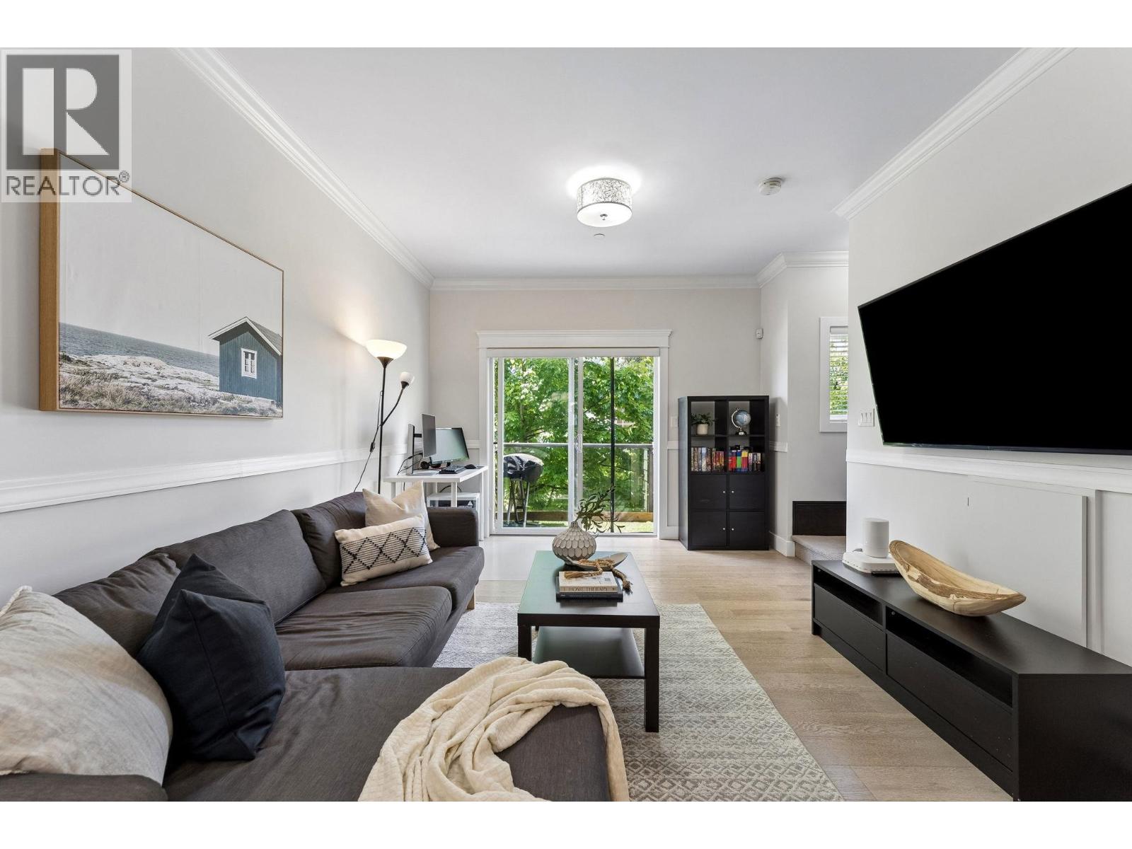 203 3488 Sefton Street Property Photo 4