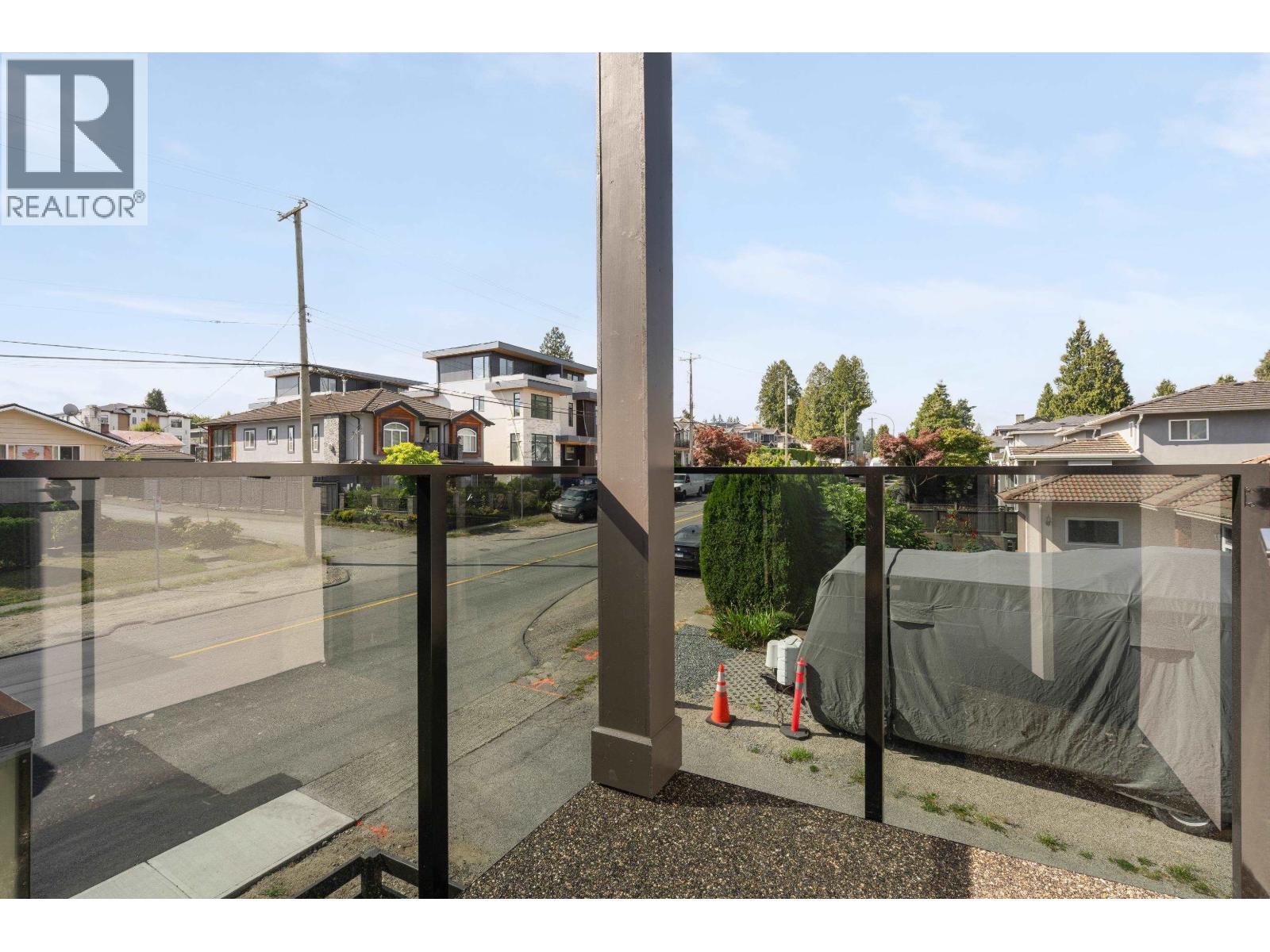 1 8483 16 Avenue Property Photo 20