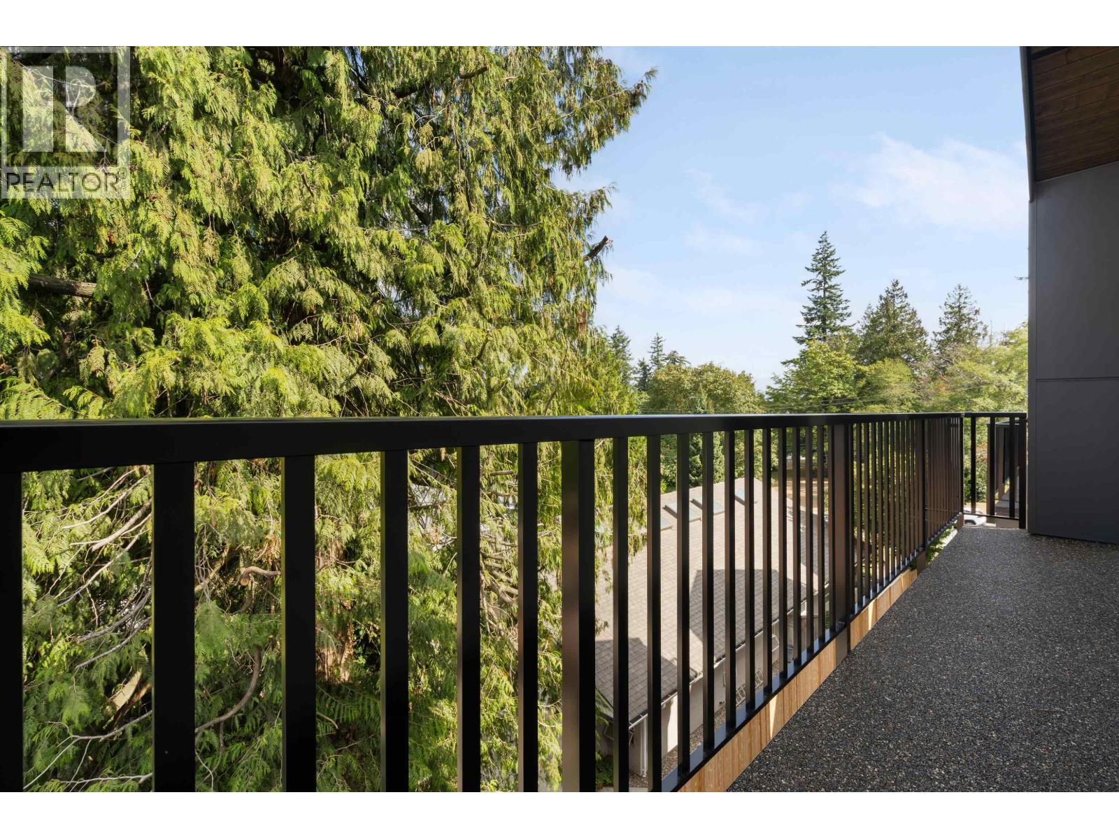 1 8483 16 Avenue Property Photo 21