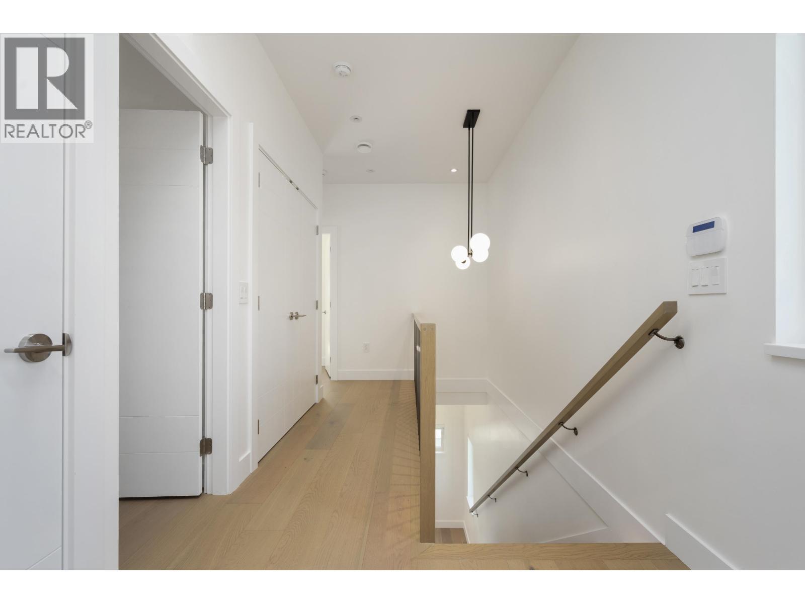 1 8483 16 Avenue Property Photo 24