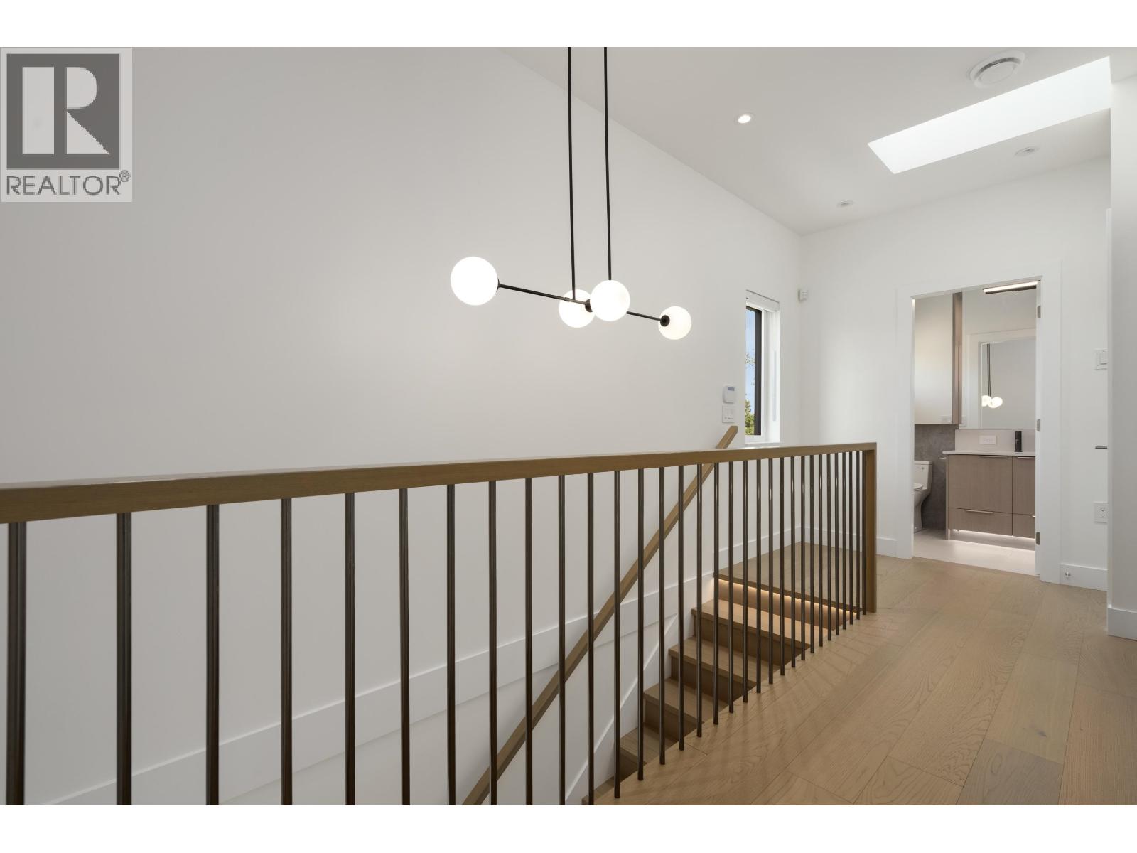 1 8483 16 Avenue Property Photo 25