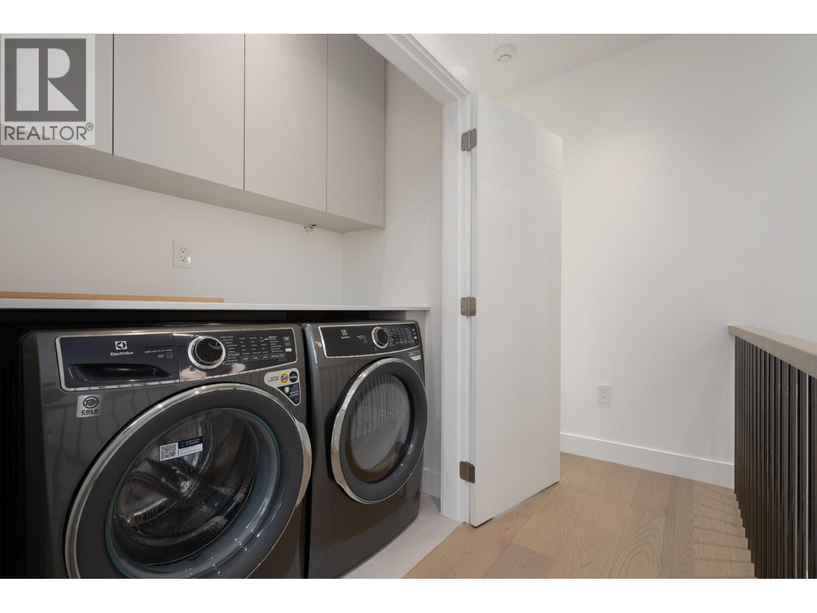 1 8483 16 Avenue Property Photo 28