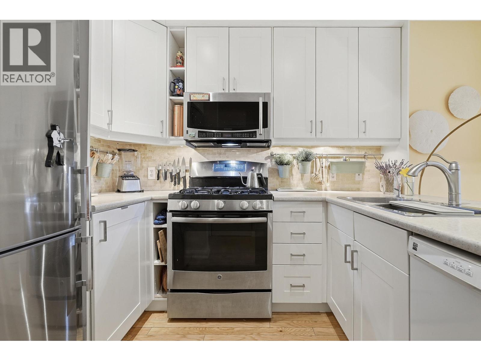 123 3440 W Broadway Property Photo 5