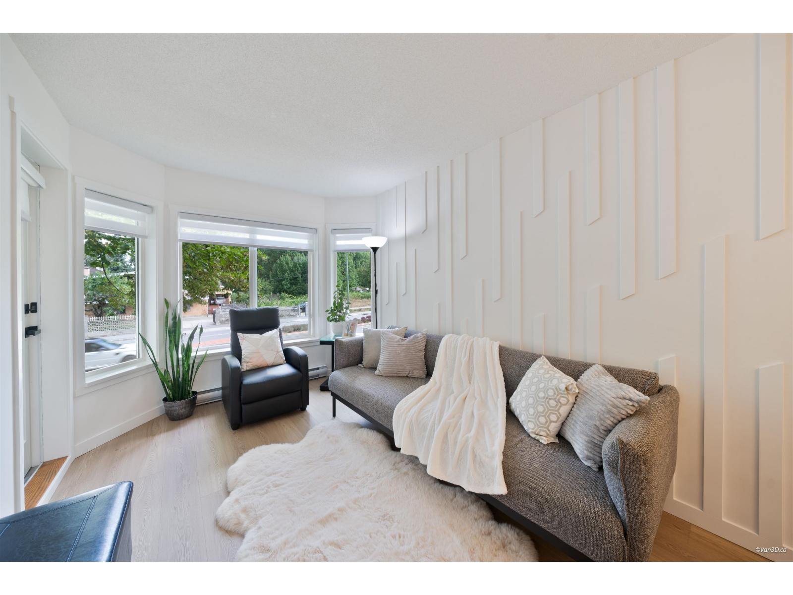 208 12160 80 Avenue Property Photo 1