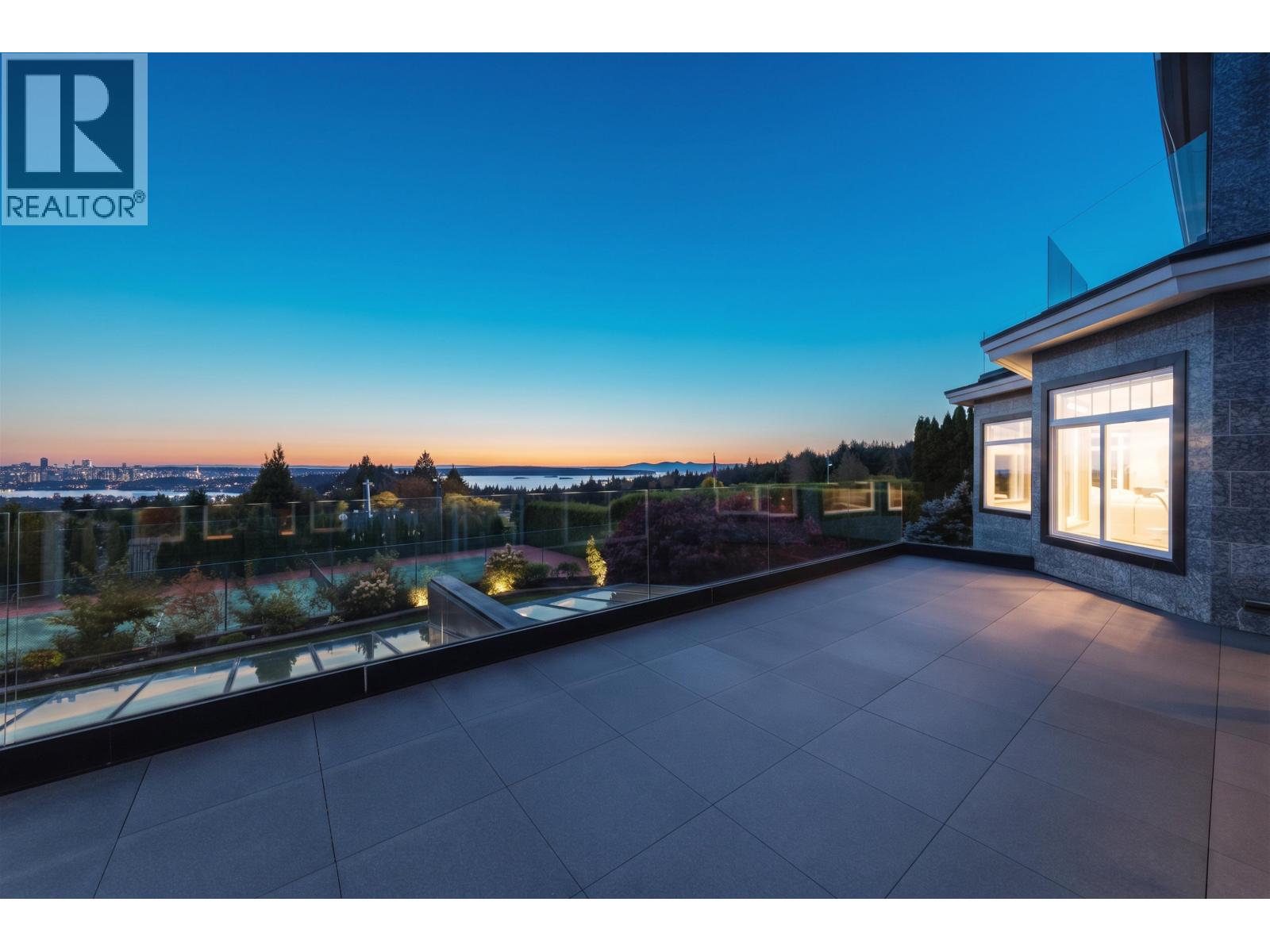 690 Fairmile Road Property Photo 3