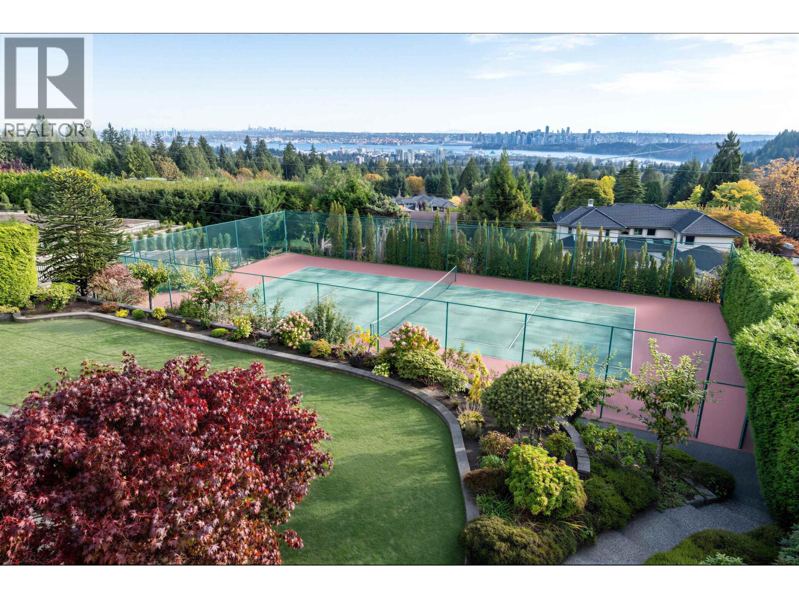 690 Fairmile Road Property Photo 33