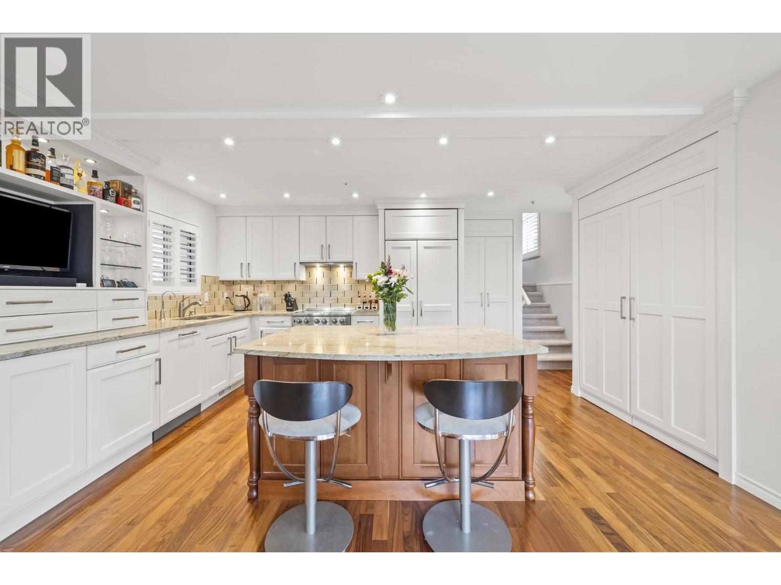 2408 Se Marine Drive Property Photo 1