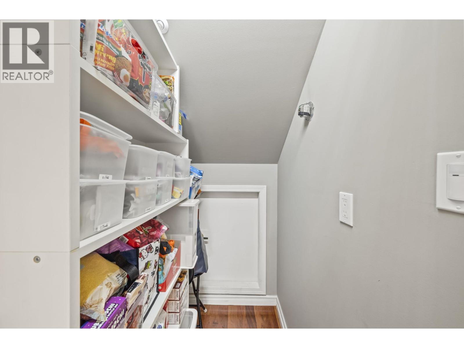 2408 Se Marine Drive Property Photo 7