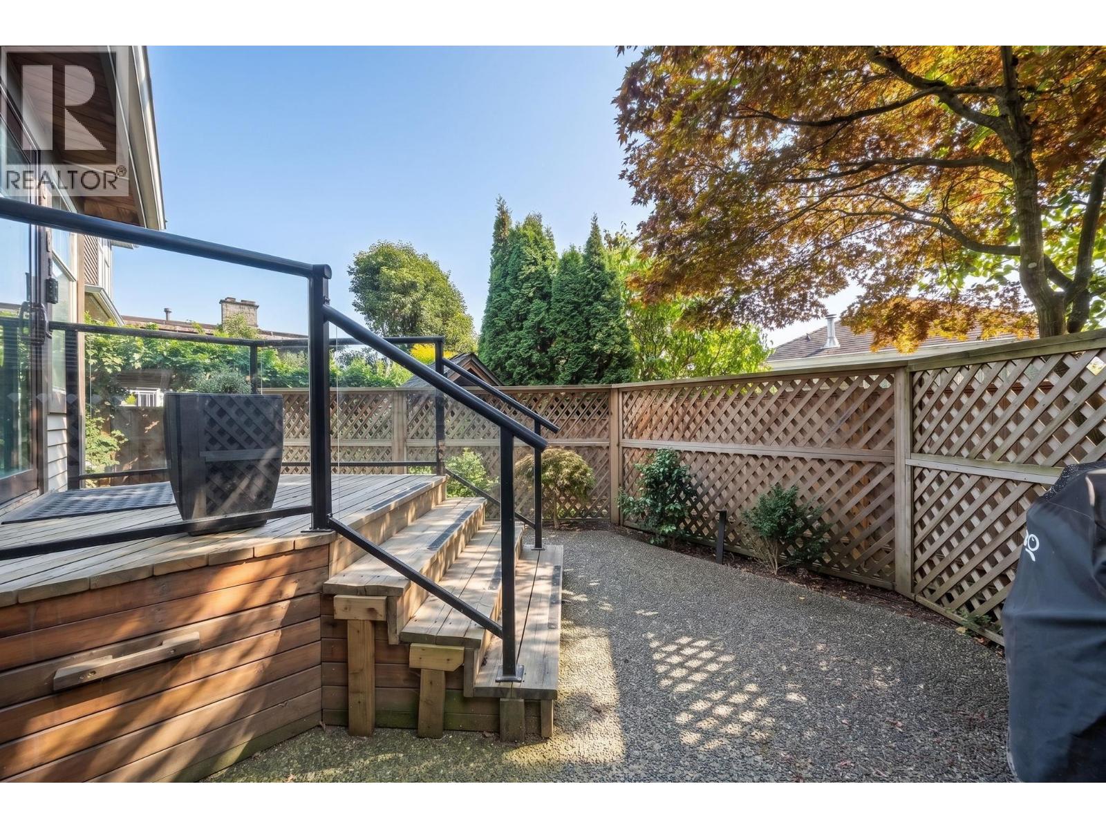 2408 Se Marine Drive Property Photo 12