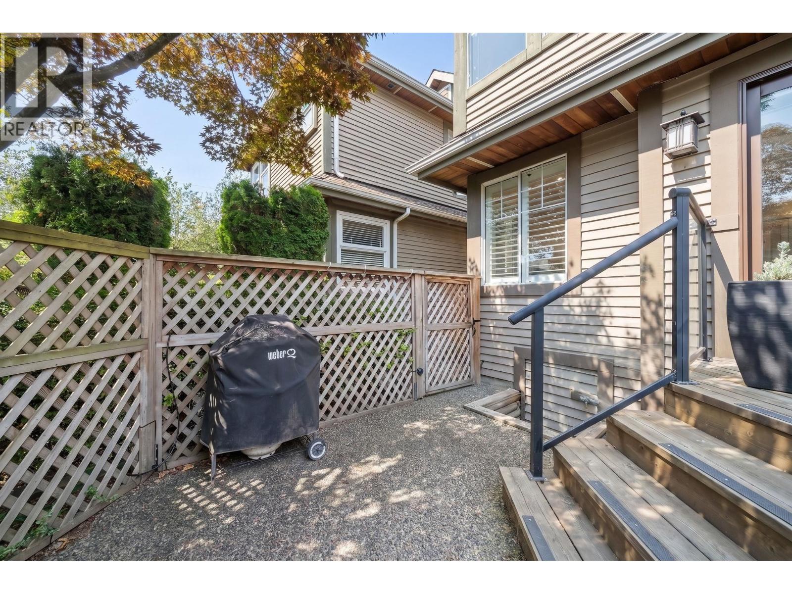 2408 Se Marine Drive Property Photo 13