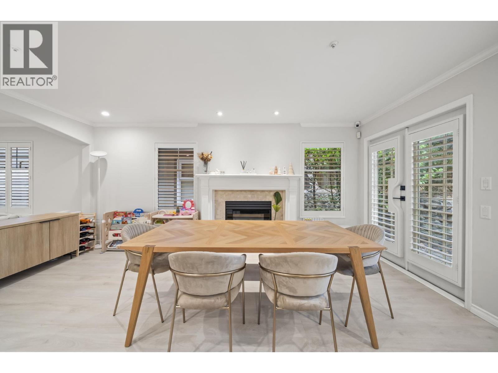 2408 Se Marine Drive Property Photo 17