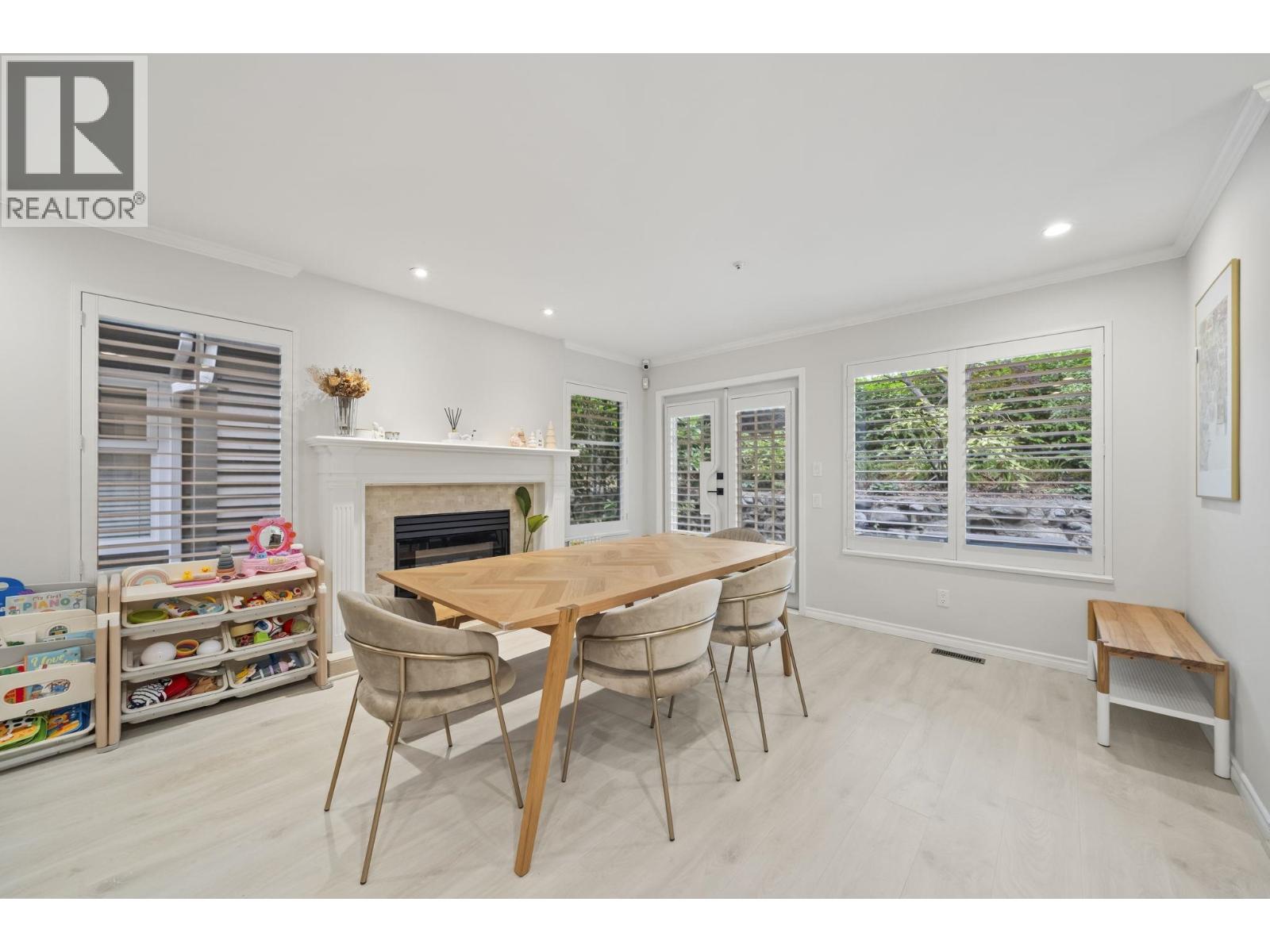 2408 Se Marine Drive Property Photo 18