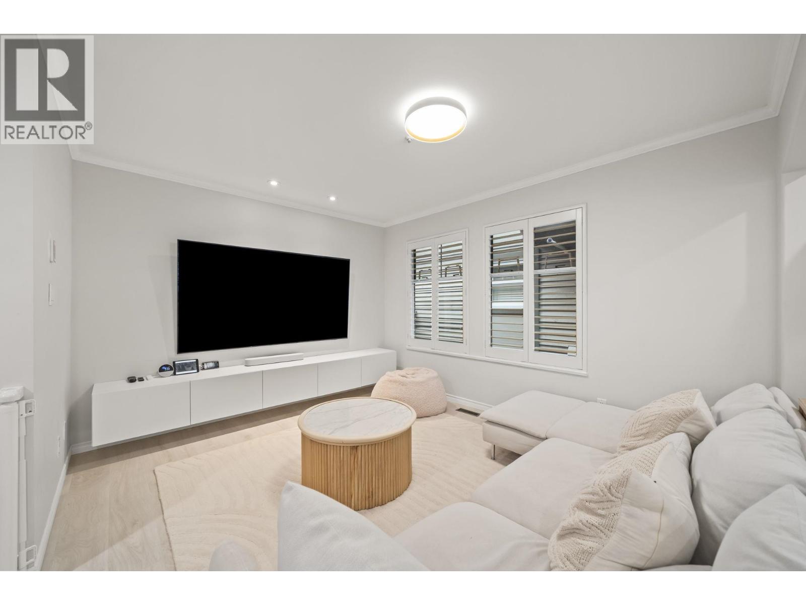 2408 Se Marine Drive Property Photo 20