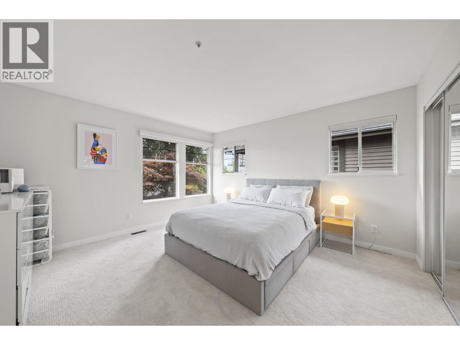 2408 Se Marine Drive Property Photo 25
