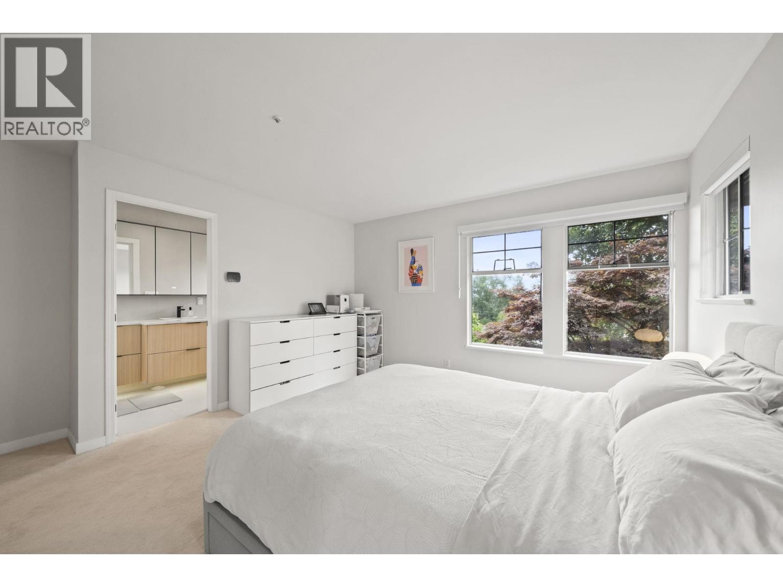 2408 Se Marine Drive Property Photo 26