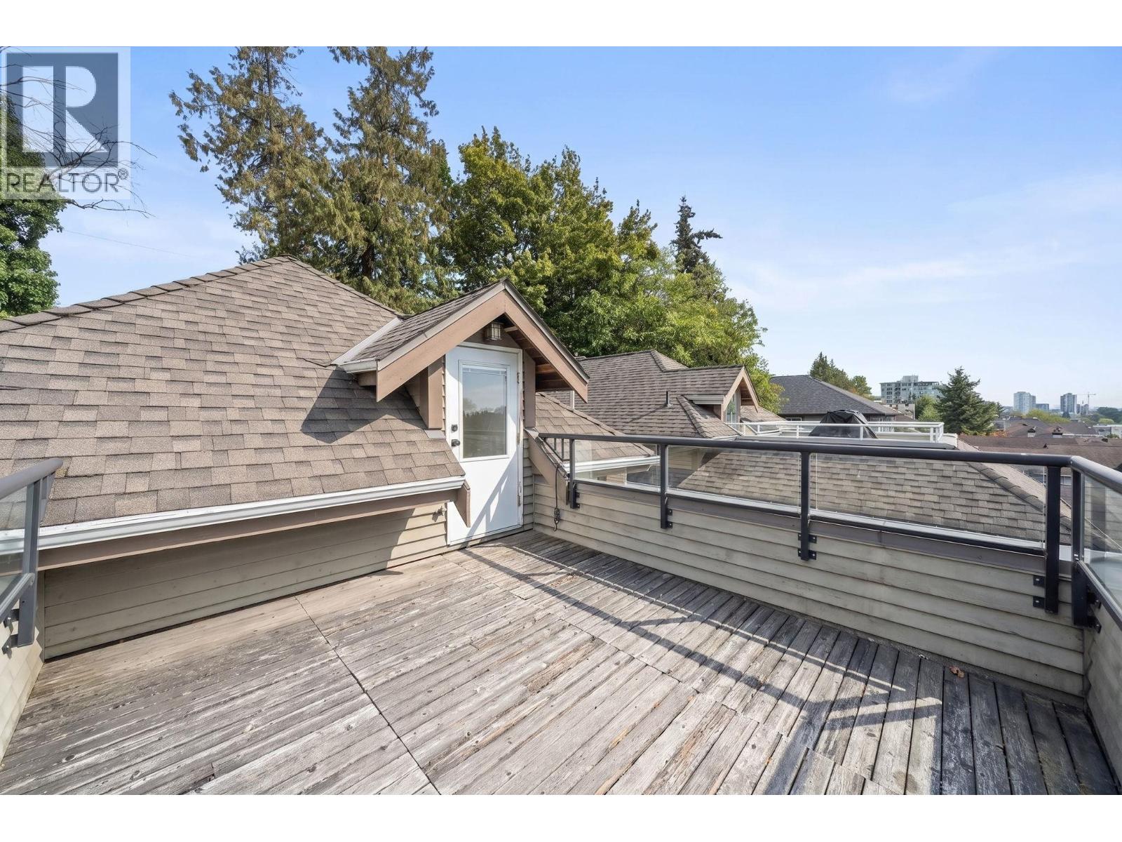 2408 Se Marine Drive Property Photo 39