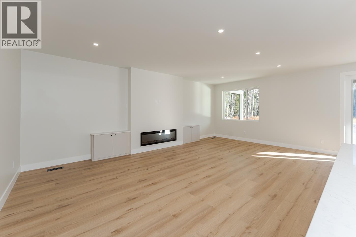 1454 N Blackburn Road Property Photo 11