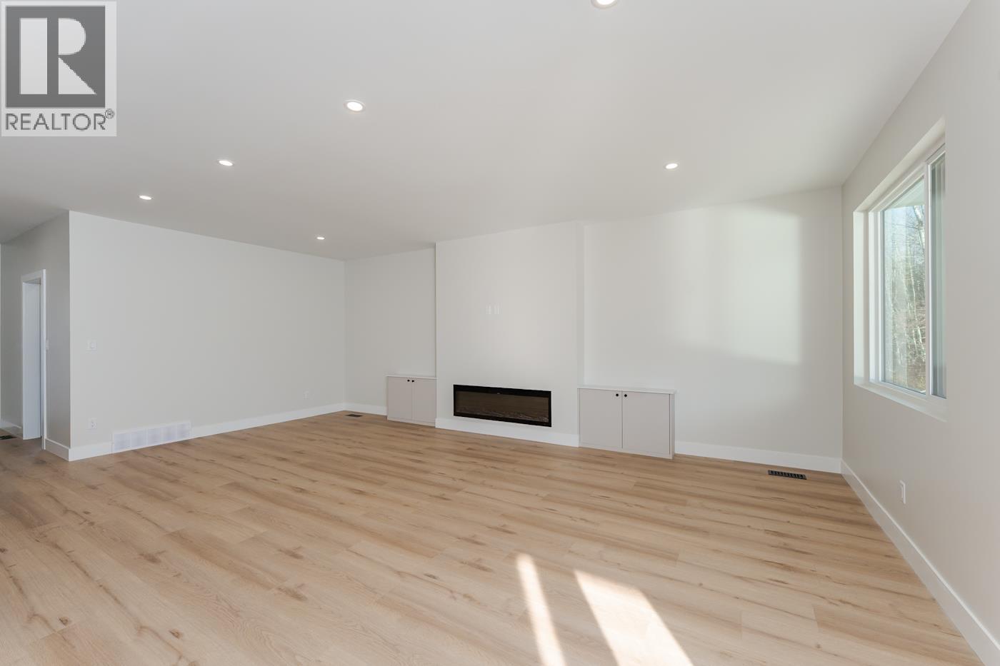 1454 N Blackburn Road Property Photo 12