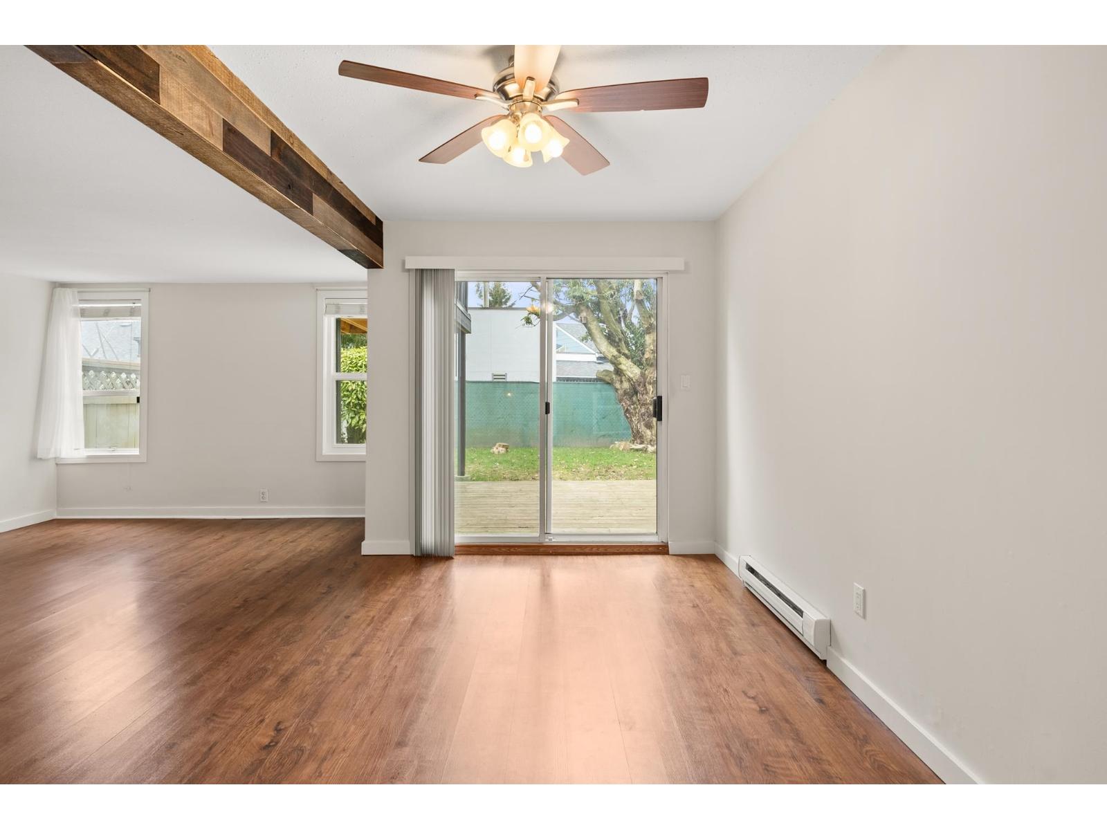232 Davis Crescent Property Photo 4