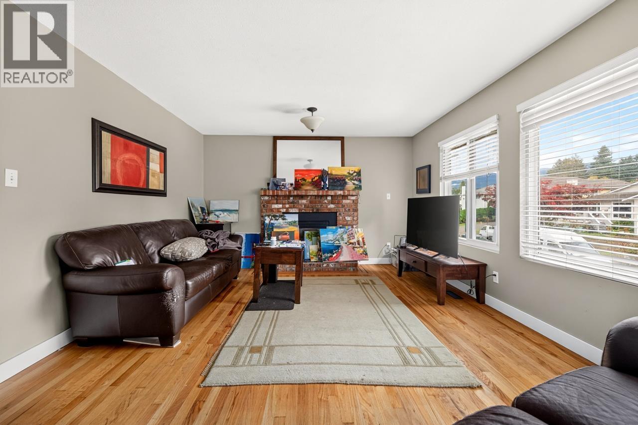 2839 Mccoomb Drive Property Photo 4