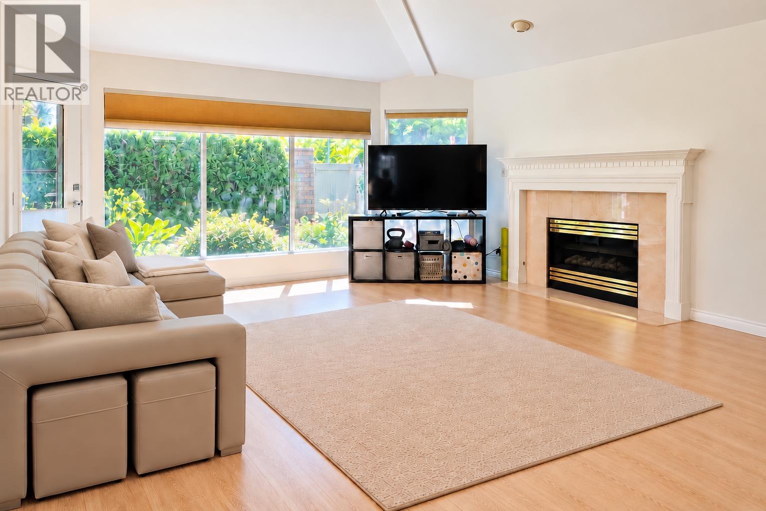 11 7711 Williams Road Property Photo 1