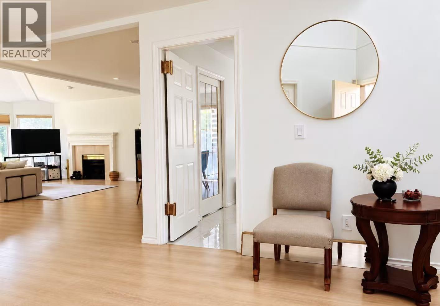 11 7711 Williams Road Property Photo 2