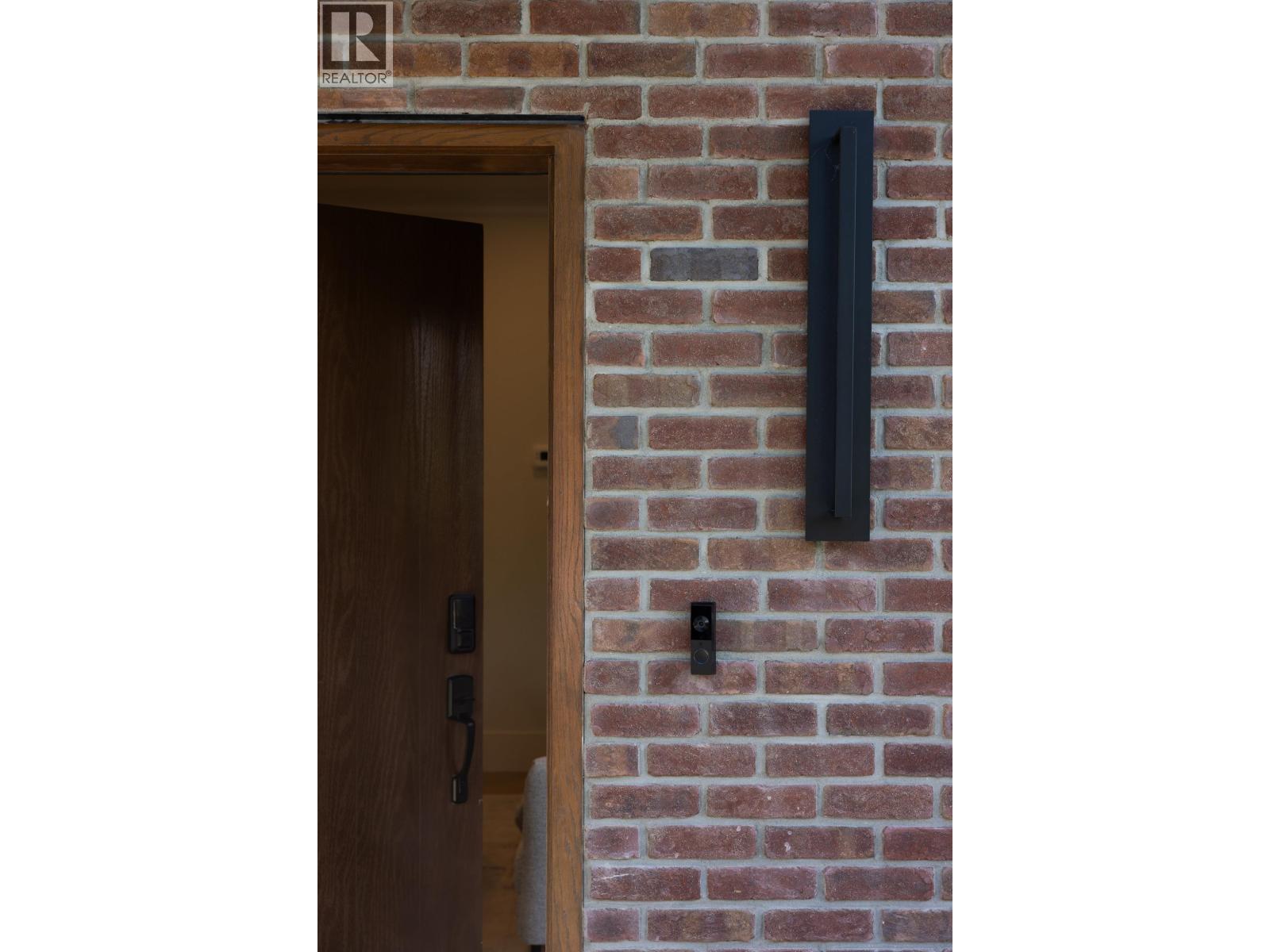 1 258 E 19 Avenue Property Photo 20