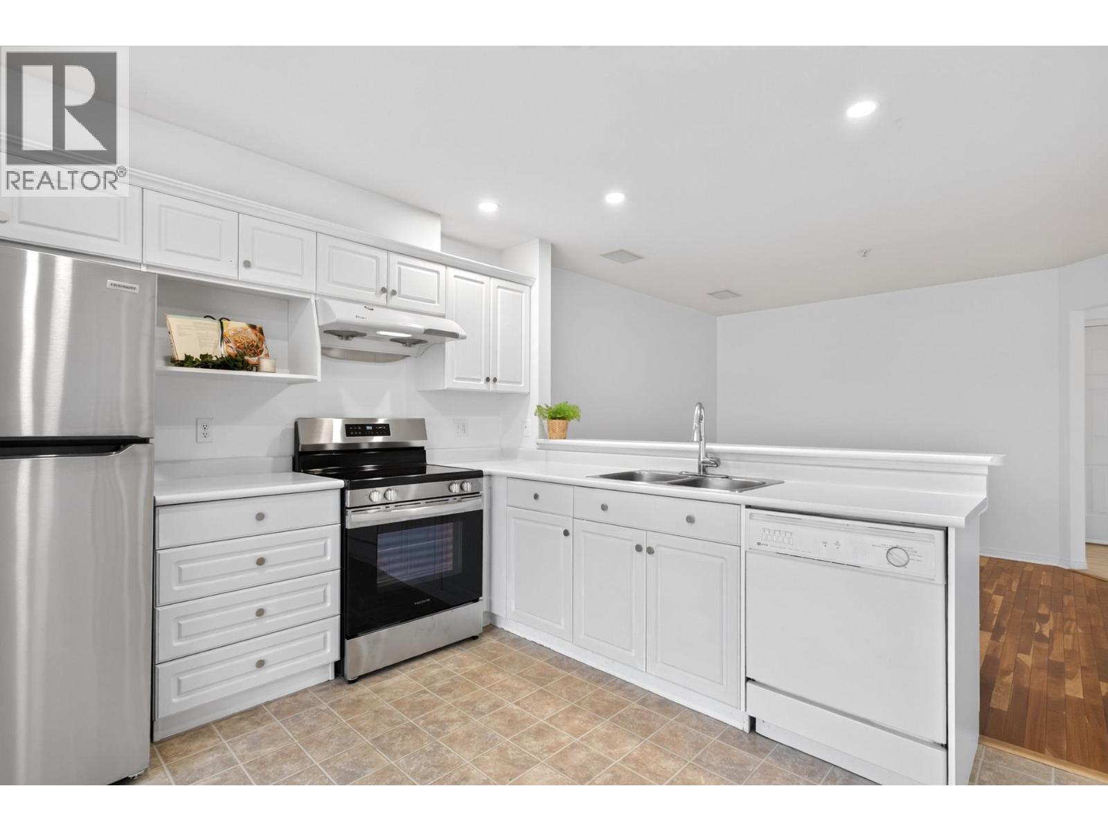 92 758 Riverside Drive Property Photo 14