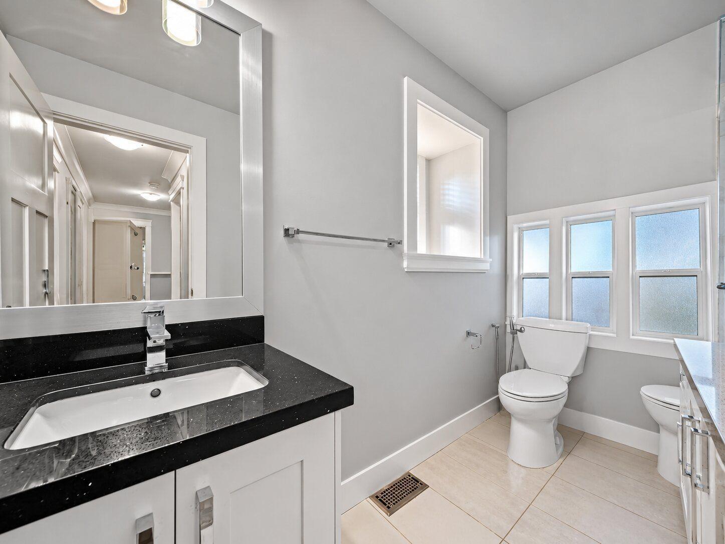 2830 160 Street Property Photo 25