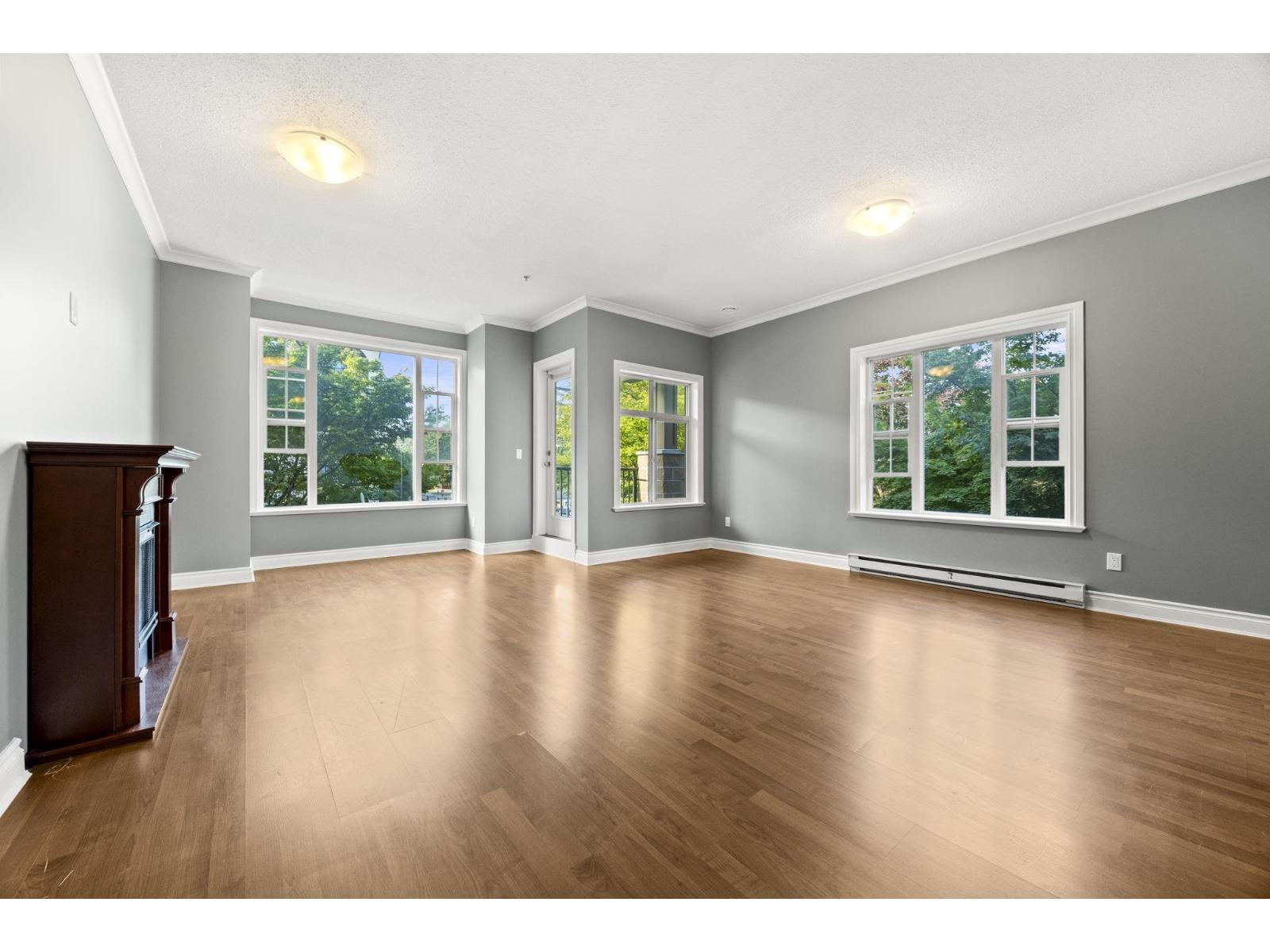 201 20286 53A AVENUE Property Photo 1