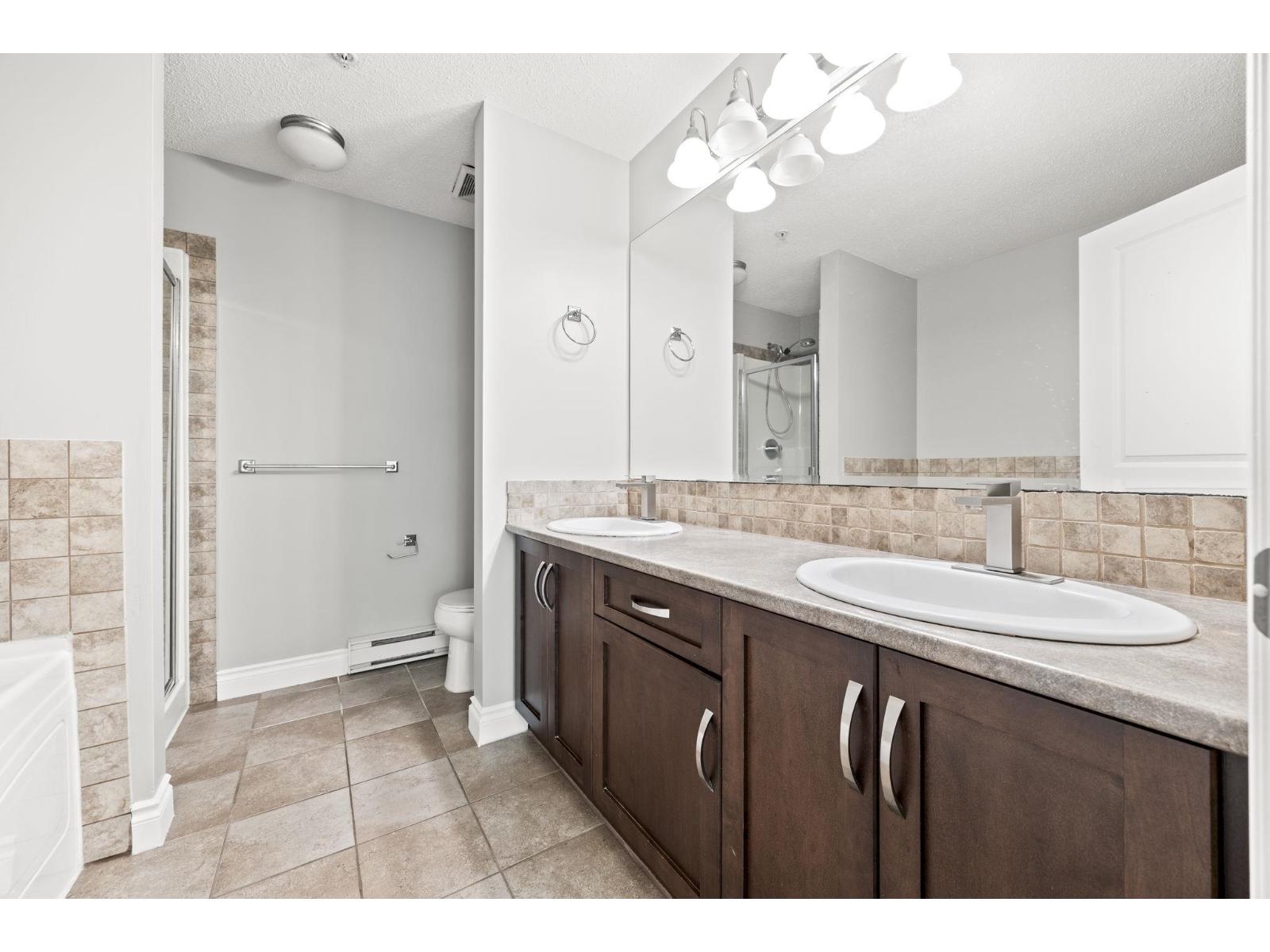 201 20286 53a Avenue Property Photo 13
