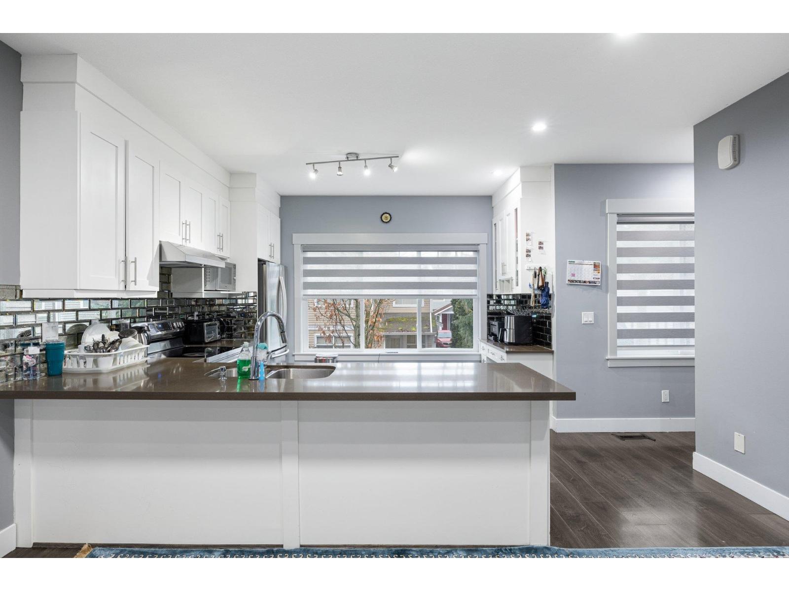 17 6971 122 Street Property Photo 10