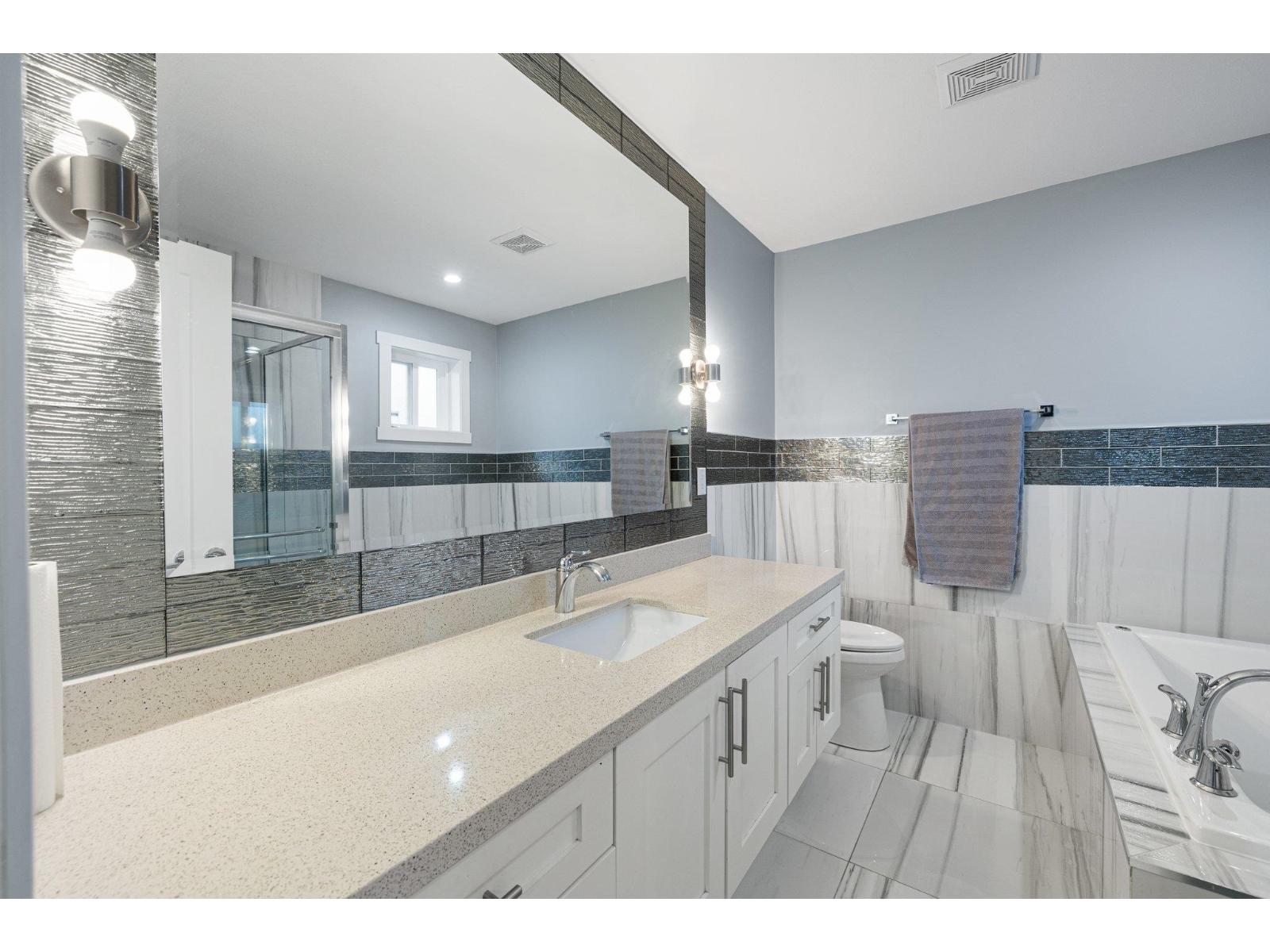 17 6971 122 Street Property Photo 21