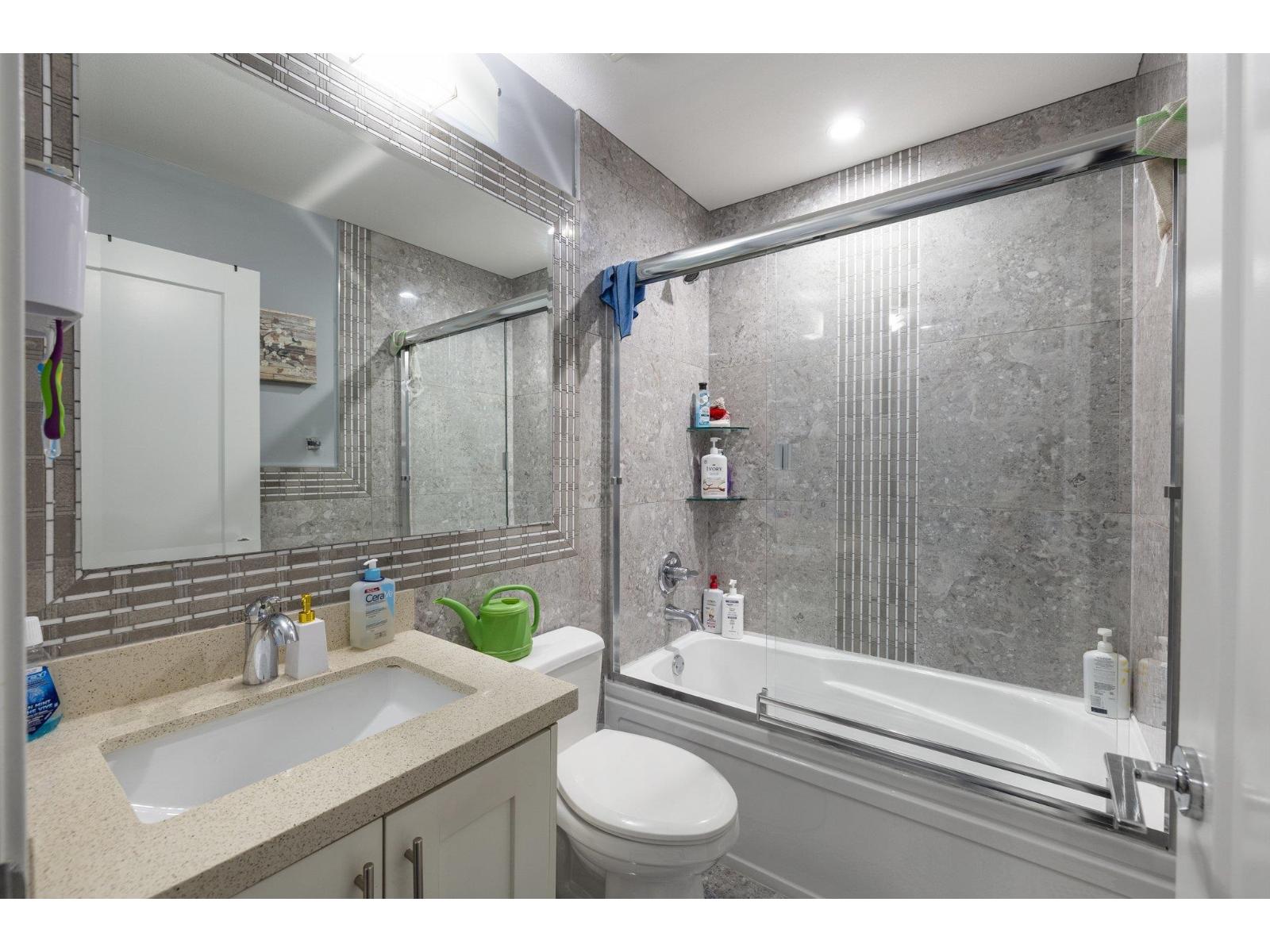 17 6971 122 Street Property Photo 24