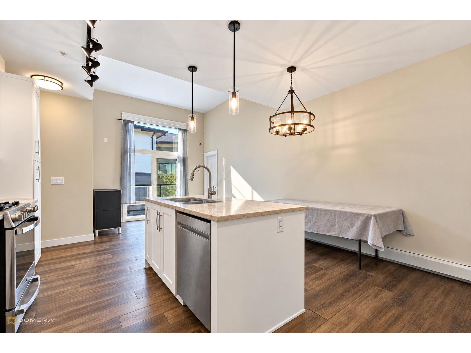 602 11077 Ravine Road Property Photo 5