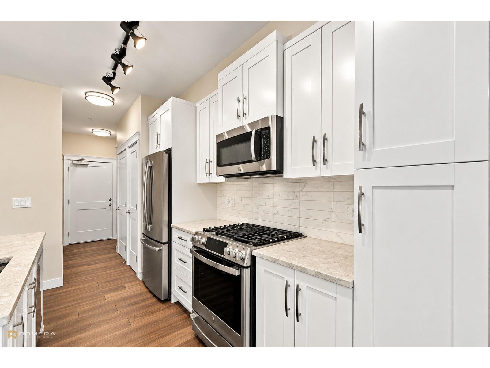 602 11077 Ravine Road Property Photo 7