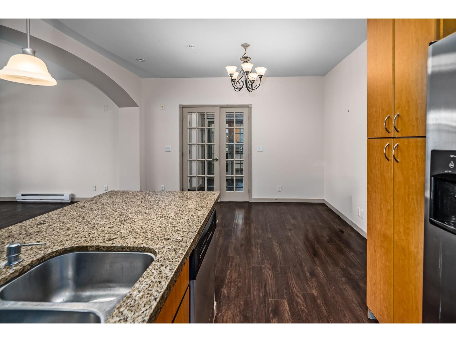 207 33485 South Fraser Way Property Photo 21