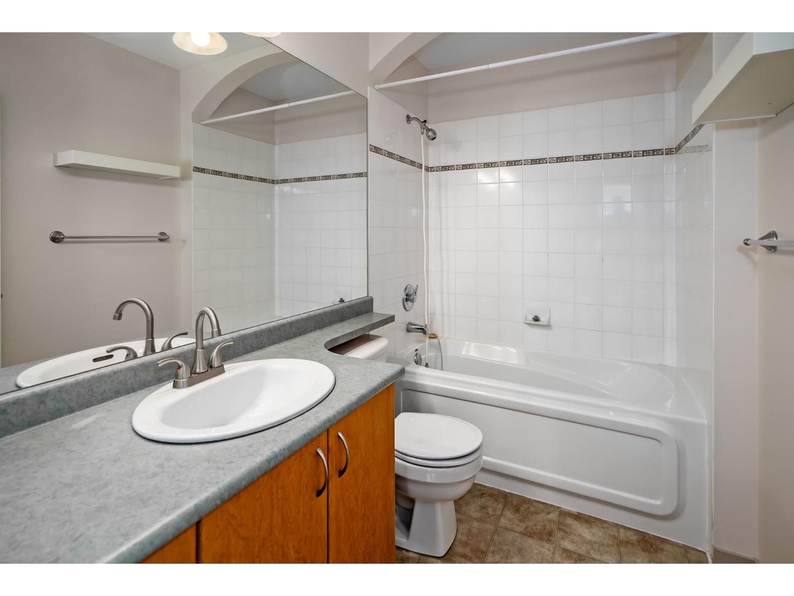 207 33485 South Fraser Way Property Photo 26